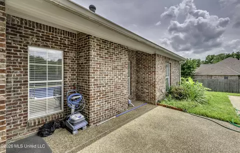 Exterior - 125 Bradfield Rd, Madison, MS 39110 photo 4 of 14