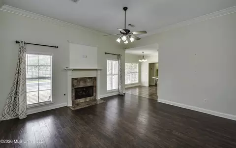 Living - 125 Bradfield Rd, Madison, MS 39110 photo 3 of 5