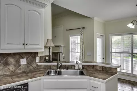 Kitchen - 125 Bradfield Rd, Madison, MS 39110 photo 6 of 6