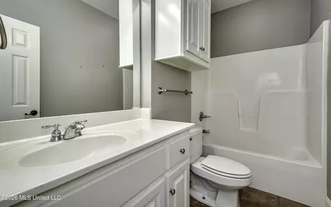 Bath - 125 Bradfield Rd, Madison, MS 39110 photo 5 of 5
