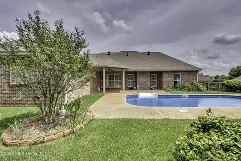 Exterior - 125 Bradfield Rd, Madison, MS 39110 photo 7 of 14
