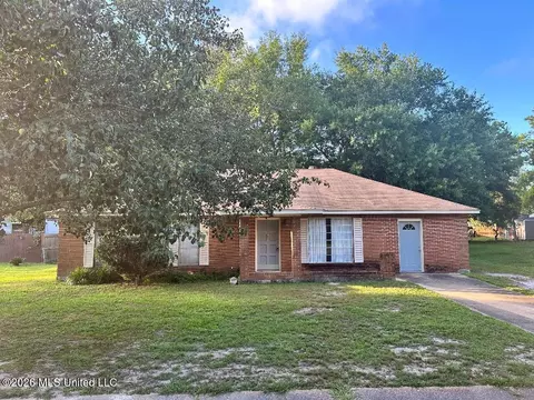 2518 Avenida Encanto St, Gautier, MS 39553