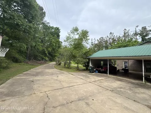 213 Denton Rd, Holcomb, MS 38940 photo 4
