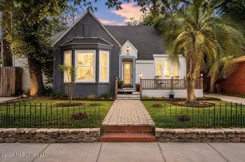1090 Cherokee St, Biloxi, MS 39530