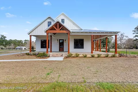 2705 Island Branch Rd, Vancleave, MS 39565