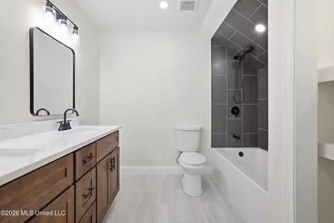 Bath - 134 Lynne Ln, Lucedale, MS 39452 photo 5 of 11
