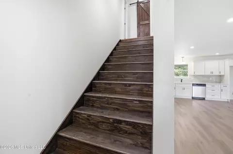 Entry Way - 134 Lynne Ln, Lucedale, MS 39452 photo 3 of 4