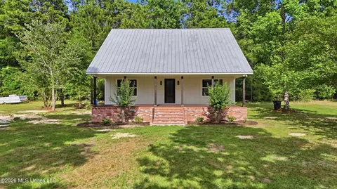 134 Lynne Ln, Lucedale, MS 39452