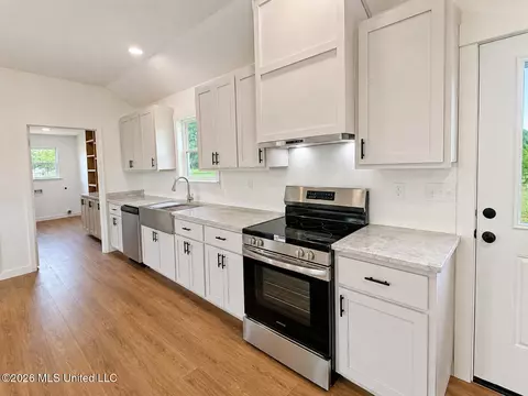 Kitchen - 1113 Holland Rd, Lucedale, MS 39452 photo 3 of 3