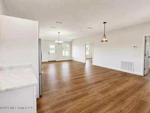 Living - 1113 Holland Rd, Lucedale, MS 39452 photo 3 of 4