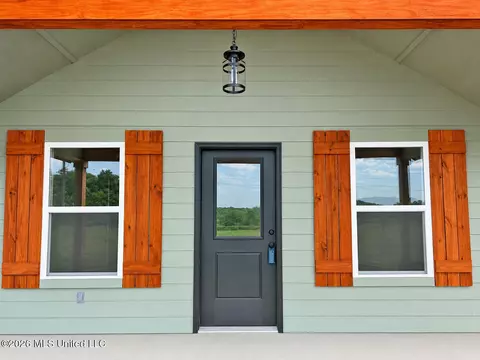 Exterior - 1113 Holland Rd, Lucedale, MS 39452 photo 2 of 4