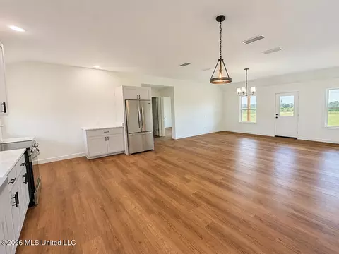 Living - 1113 Holland Rd, Lucedale, MS 39452 photo 4 of 4