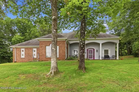1521 Lake Mimosa Dr, Raymond, MS 39154