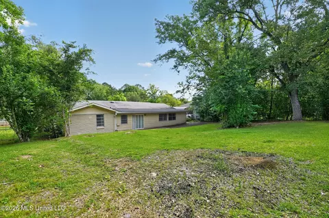 Exterior - 1523 Winchester St, Jackson, MS 39211 photo 3 of 7