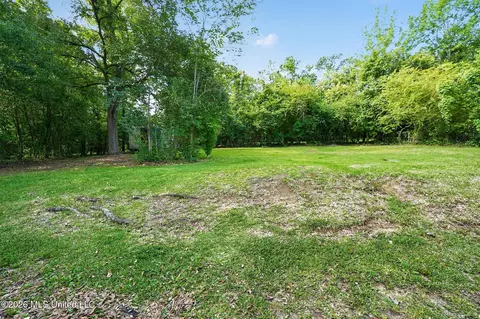 Exterior - 1523 Winchester St, Jackson, MS 39211 photo 6 of 7