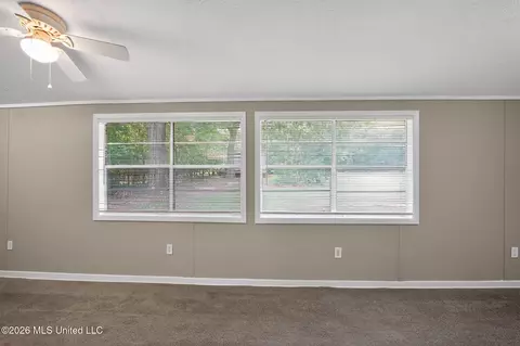 Living - 1523 Winchester St, Jackson, MS 39211 photo 4 of 7