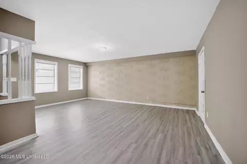 Living - 1523 Winchester St, Jackson, MS 39211 photo 5 of 7
