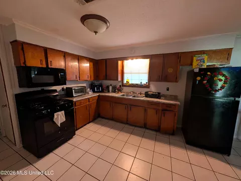 Kitchen - 224 Greenfield Rd, Natchez, MS 39120 photo 1 of 1