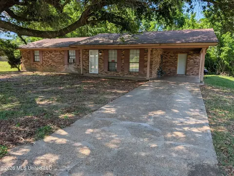 Exterior - 224 Greenfield Rd, Natchez, MS 39120 photo 2 of 3