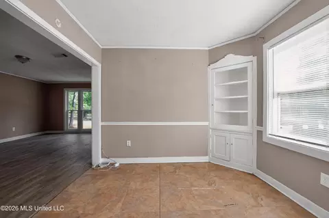 Living - 343 N Broadmoor Dr, Jackson, MS 39206 photo 5 of 7