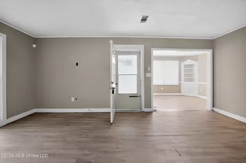 Living - 343 N Broadmoor Dr, Jackson, MS 39206 photo 1 of 7
