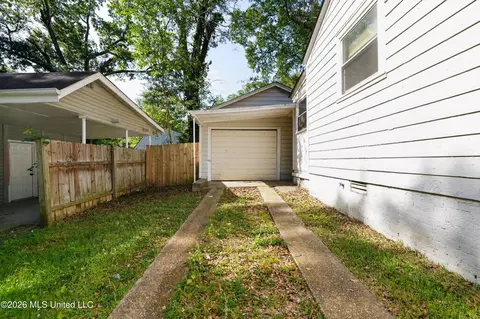 Exterior - 343 N Broadmoor Dr, Jackson, MS 39206 photo 4 of 4