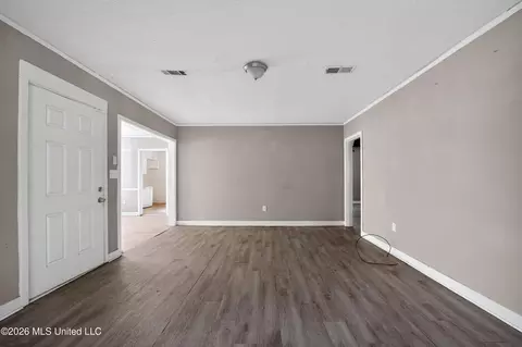 Living - 343 N Broadmoor Dr, Jackson, MS 39206 photo 4 of 7