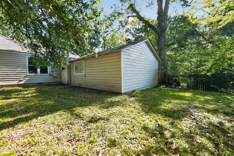 Exterior - 343 N Broadmoor Dr, Jackson, MS 39206 photo 2 of 4