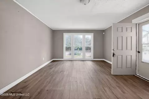 Living - 343 N Broadmoor Dr, Jackson, MS 39206 photo 2 of 7
