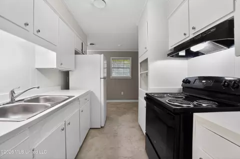 Kitchen - 5741 Wild Flower Dr, Jackson, MS 39209 photo 1 of 3