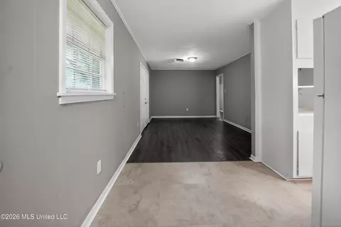 Entry Way - 5741 Wild Flower Dr, Jackson, MS 39209 photo 2 of 4