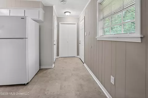 Entry Way - 5741 Wild Flower Dr, Jackson, MS 39209 photo 1 of 4