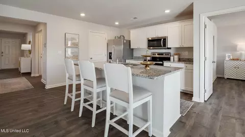 Kitchen - 82 Pine St, Byhalia, MS 38611 photo 2 of 3