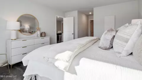 Bedroom - 82 Pine St, Byhalia, MS 38611 photo 1 of 6