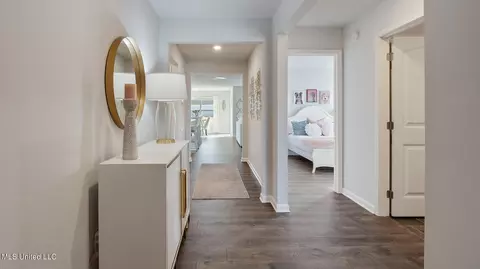 Entry Way - 82 Pine St, Byhalia, MS 38611 photo 1 of 1