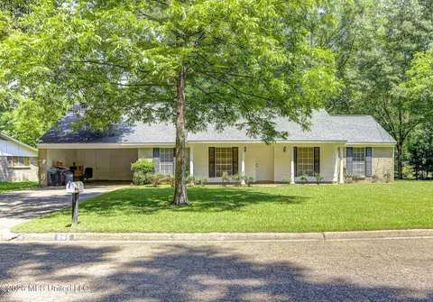 905 Wildwood Dr, Clinton, MS 39056