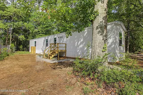 7729 Narcissus Dr, Gautier, MS 39553