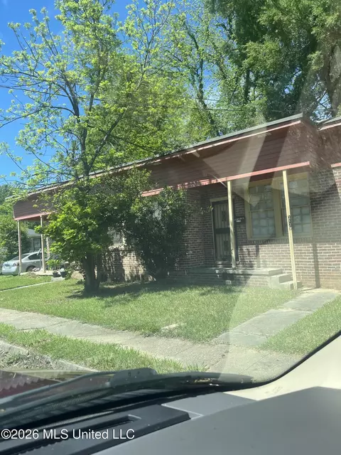 312 Spanish Ct #B, Jackson, MS 39202