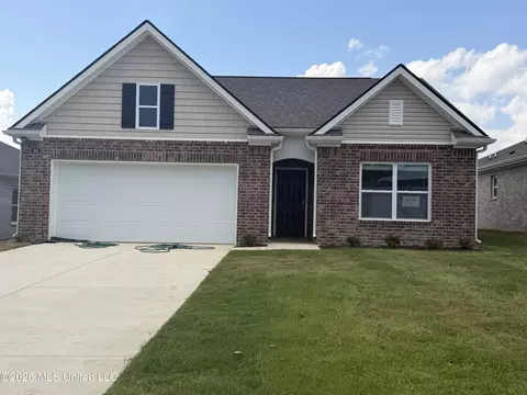 94 Pine St, Byhalia, MS 38611