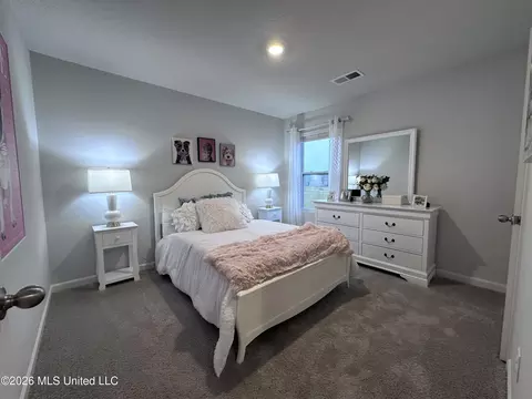 Bedroom - 94 Pine St, Byhalia, MS 38611 photo 2 of 5