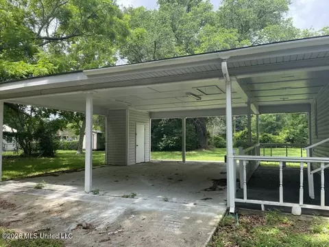 4036 W Pine St, Moss Point, MS 39563 photo 8