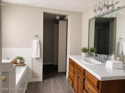 Bath - 4036 W Pine St, Moss Point, MS 39563 photo 2 of 2