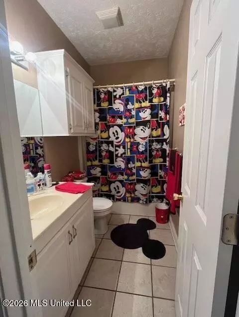 Bath - 1177 David Benjamin Dr, Mccomb, MS 39648 photo 1 of 3