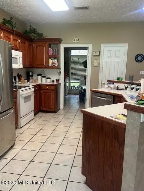 Kitchen - 1177 David Benjamin Dr, Mccomb, MS 39648 photo 1 of 6
