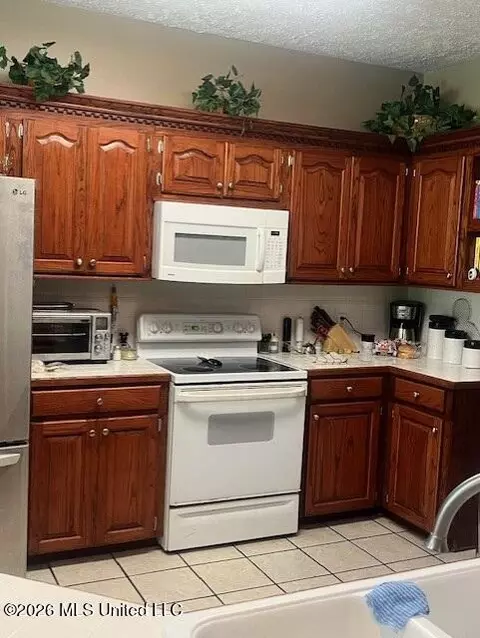 Kitchen - 1177 David Benjamin Dr, Mccomb, MS 39648 photo 5 of 6