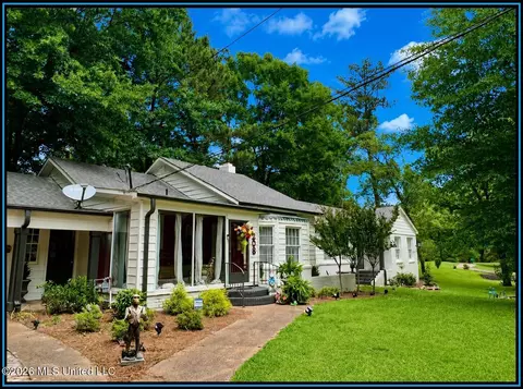 208 Sycamore St, Sardis, MS 38666