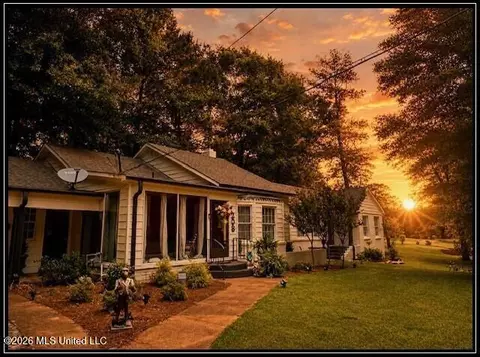 208 Sycamore St, Sardis, MS 38666