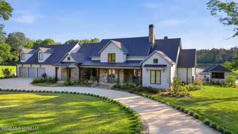 425 Rose Hill Rd, Bentonia, MS 39040