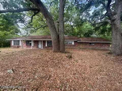 501 Cheshire Dr, Gulfport, MS 39507