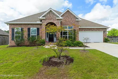 7004 Glen Eagle Dr, Biloxi, MS 39532